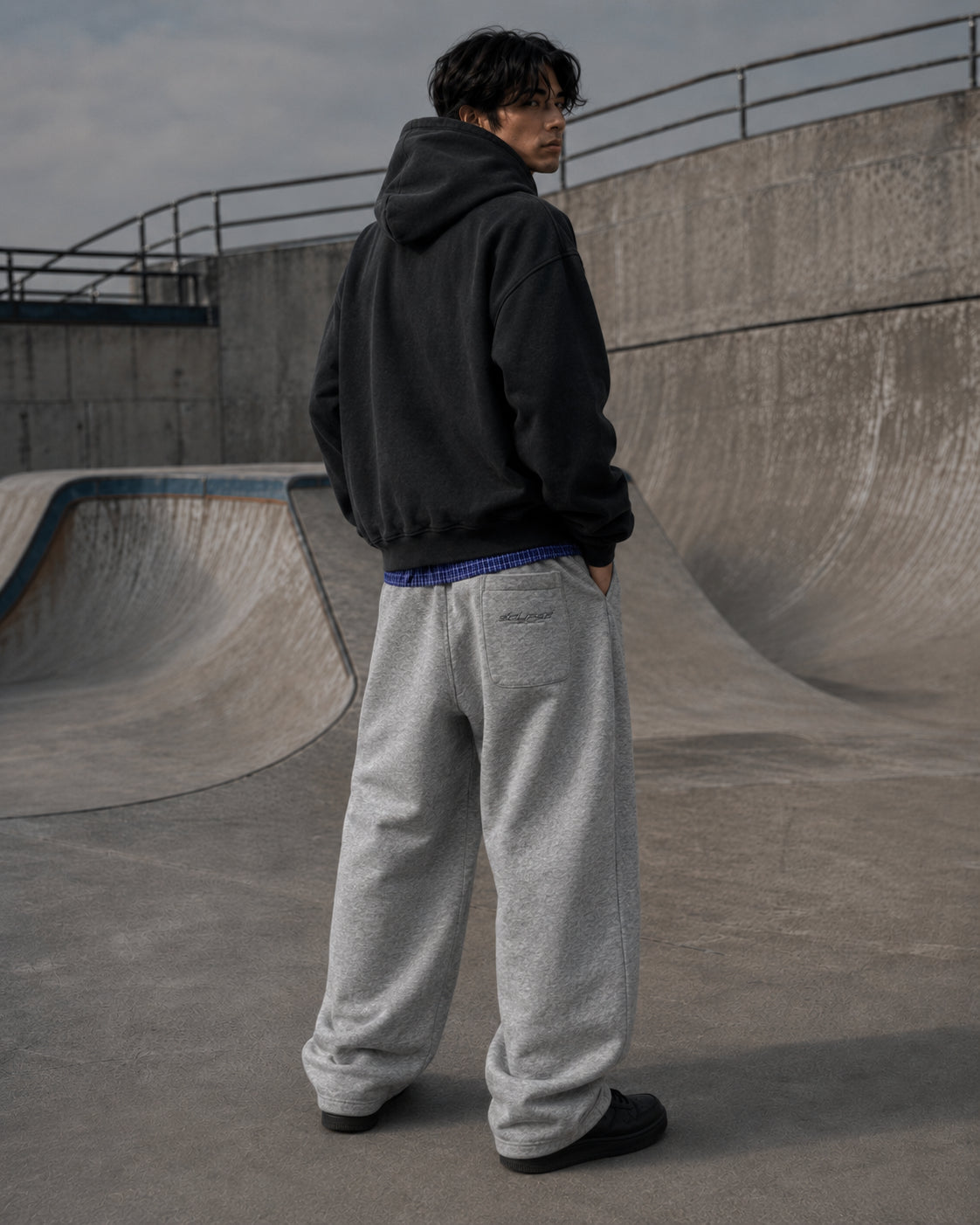 ECLIPSE Plaid-Waist Barrel Joggers – Baggy Streetwear Sweatpants